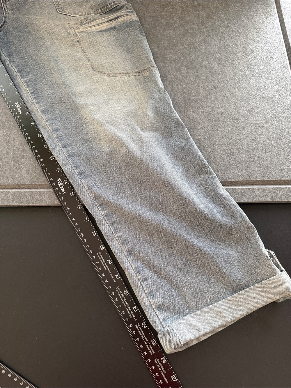 Democracy “Ab” technology cuffed with side pockets Jeans Light Wash size 12 - Picture 9 of 9
